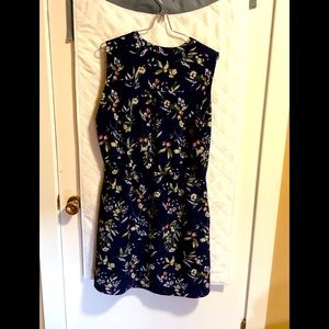 Gently used above knee dress.